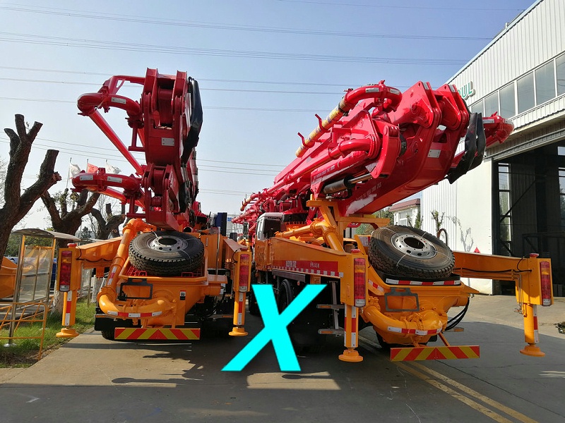 青島小型混凝土泵車價(jià)格 (12)