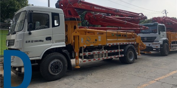 混凝土泵采用直接打水法清洗管道