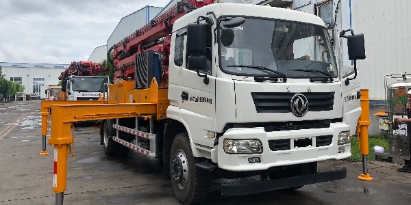 泵車臂架雙油缸不同步怎么辦？