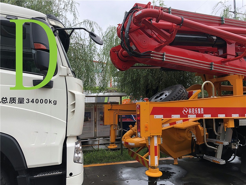 青島混凝土泵車價(jià)格 (1)