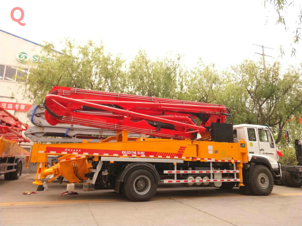 科尼樂小型泵車 天泵，混凝土泵車