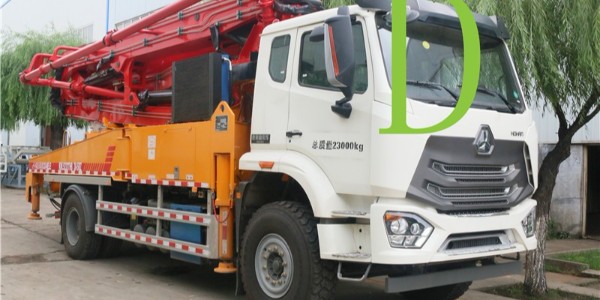 在使用混凝土泵車之前，首先了解什么