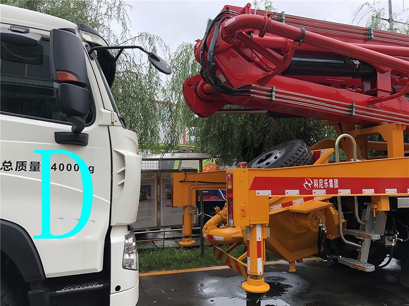 青島小型混凝土泵車價(jià)格 (16)