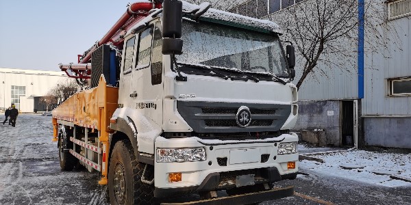 對于鄉(xiāng)村建設(shè)，如何正確選用混凝土泵車呢？