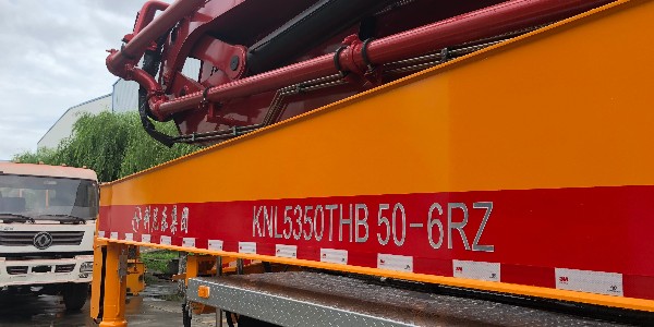 液壓缸由哪些部分組成？