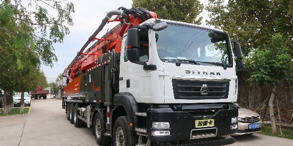 泵車在施工時(shí)，末端軟管要注意哪些事項(xiàng)