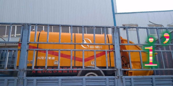 如何根據(jù)混凝土泵的泵送情況選擇低速或高速泵送？