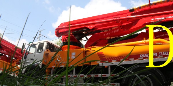 在使用混凝土輸送泵前如何對現(xiàn)場進(jìn)行一個簡單的布置？