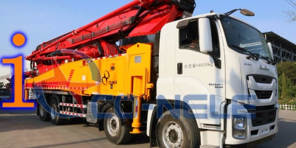 小型泵車管道滑動或脫落時，就需要給你的愛車更滑新管了