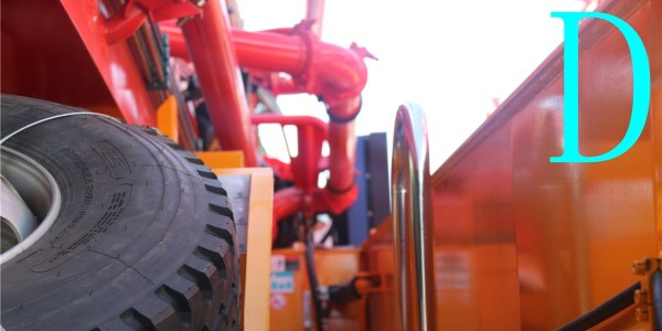 您的小型混凝土泵車臂架為什么無法移動了？