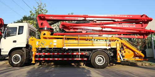 科尼樂為您淺析小型混凝土泵車惡劣環(huán)境施工應該注意什么？