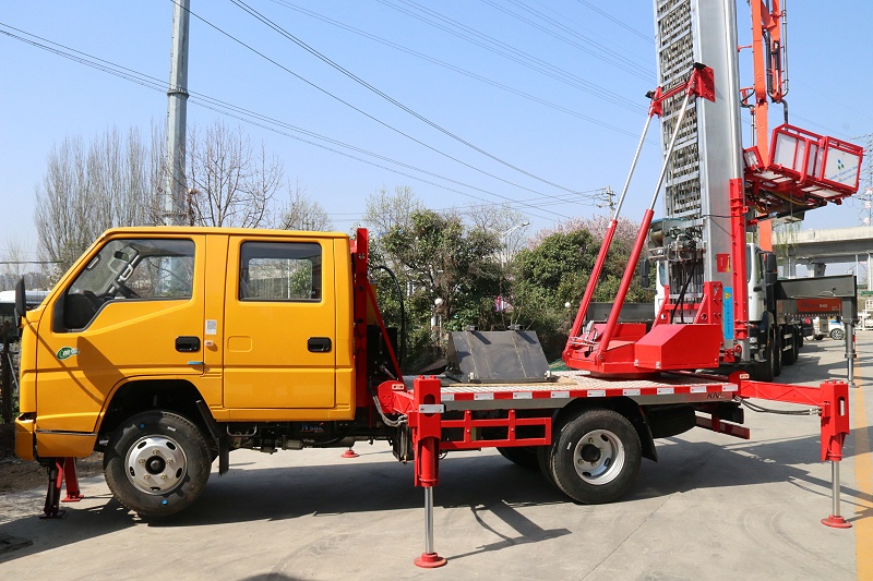 科尼樂(lè)32米云梯車(chē)