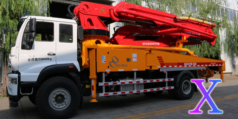 小型混凝土泵車如何正確使用與操作？——科尼樂(lè)