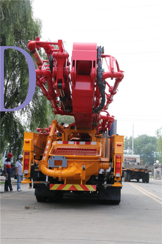 青島混凝土泵車價(jià)格 (2)