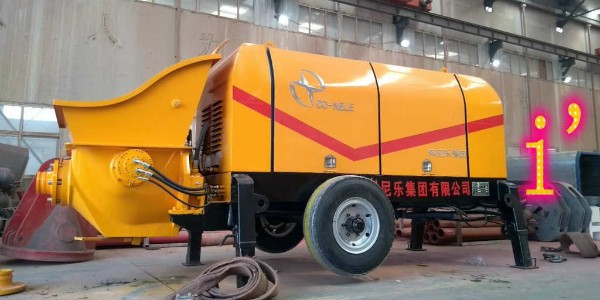 混凝土輸送泵作業(yè)時(shí)，為什么要及時(shí)將管倒換方位使用？