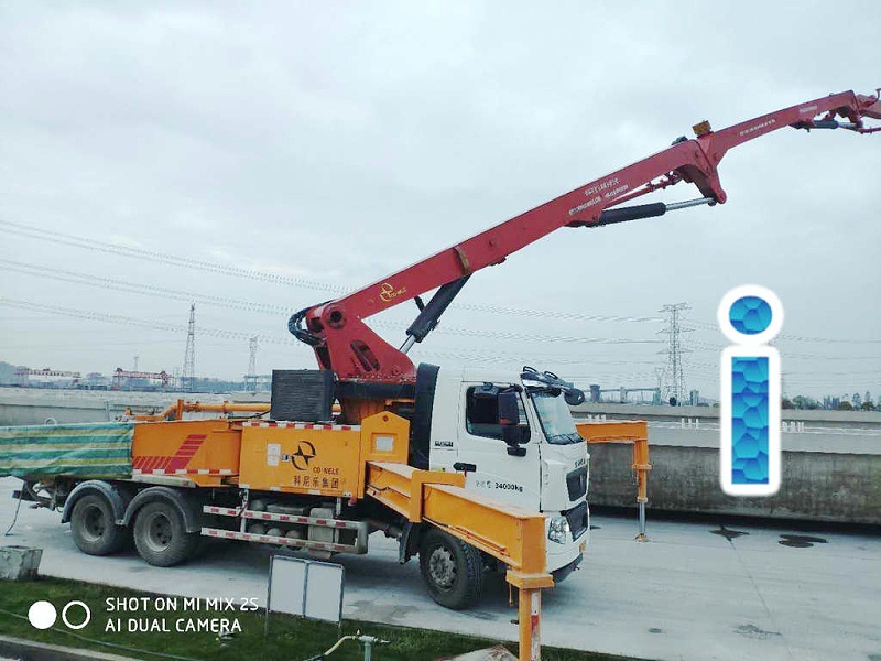 青島小型混凝土泵車價格 (6)