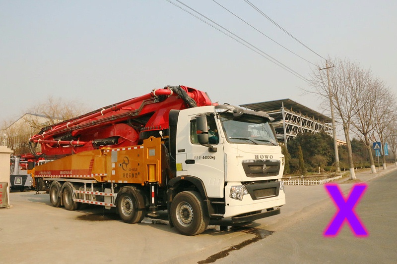 青島小型混凝土泵車價(jià)格 (10)